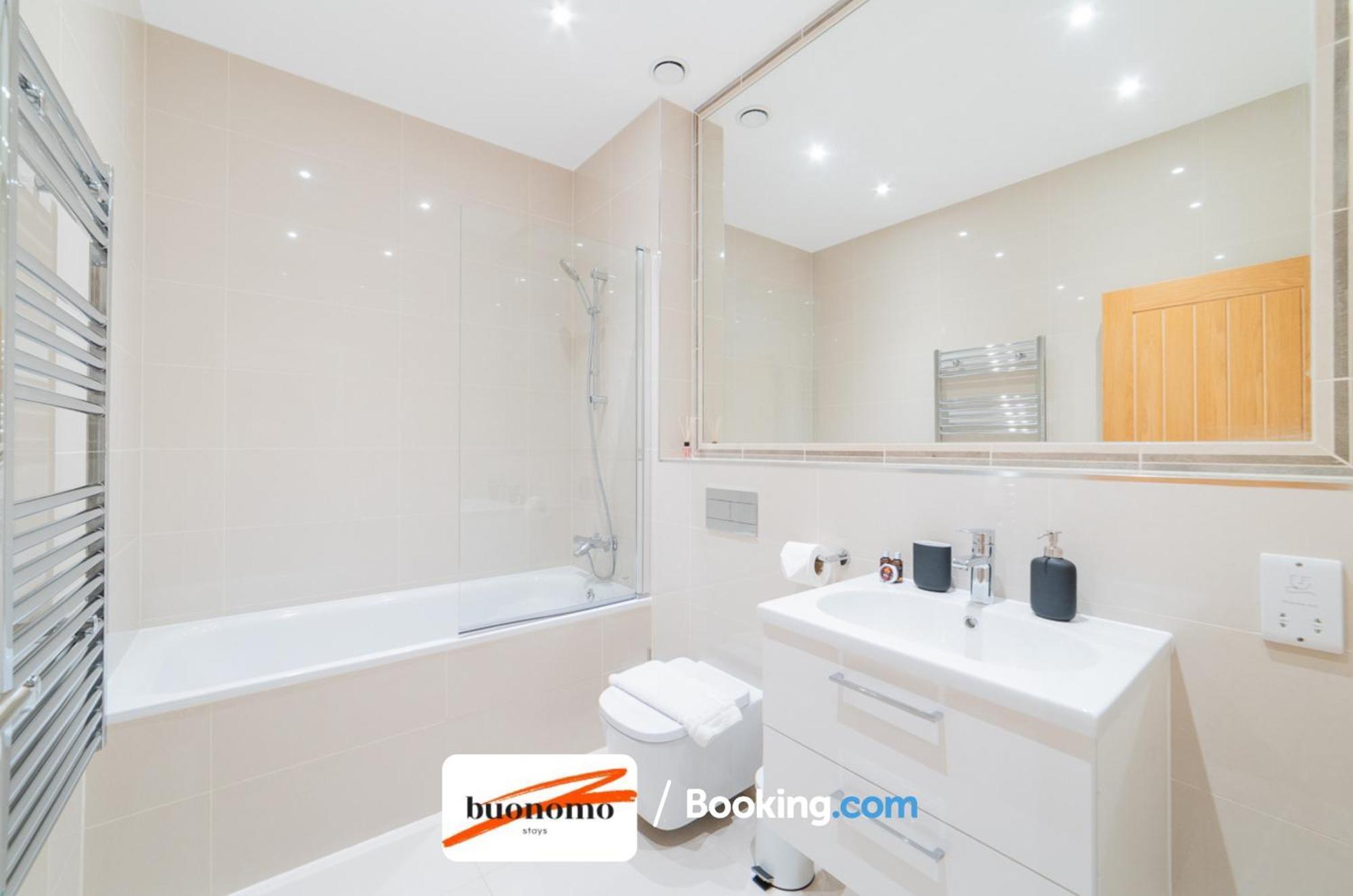 Two Bedroom Apartment At Buonomo Stays Short Lets & Serviced Accommodation Close To Wimbledon Tennis Courts لندن المظهر الخارجي الصورة